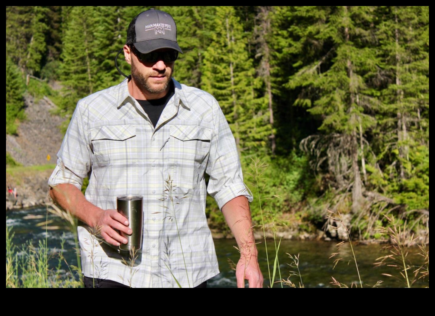 Rugged Retreat: Outdoor Adventure Gifts for the Active Man