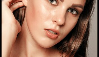 Συχνές ερωτήσεις για Bronzer: Απαντήθηκαν κοινά ερωτήματα για μια ρουτίνα μακιγιάζ με αυτοπεποίθηση